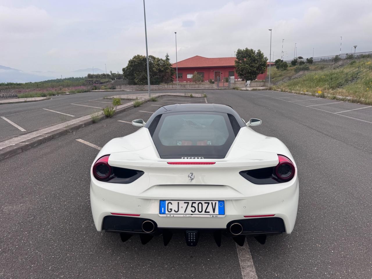 Ferrari 488 GTB PERMUTE iva book full lift carbonio