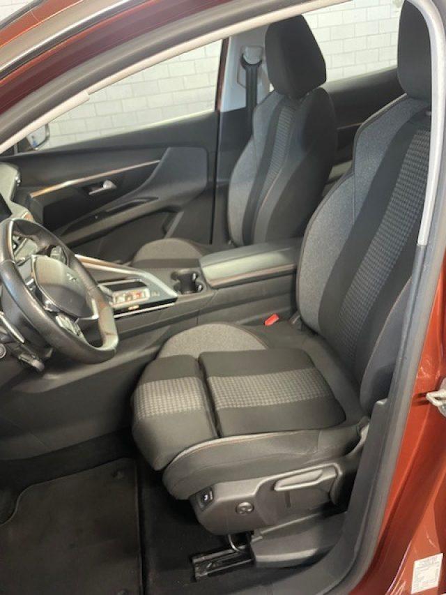 PEUGEOT 3008 BlueHDi 130 S&S EAT8 Business