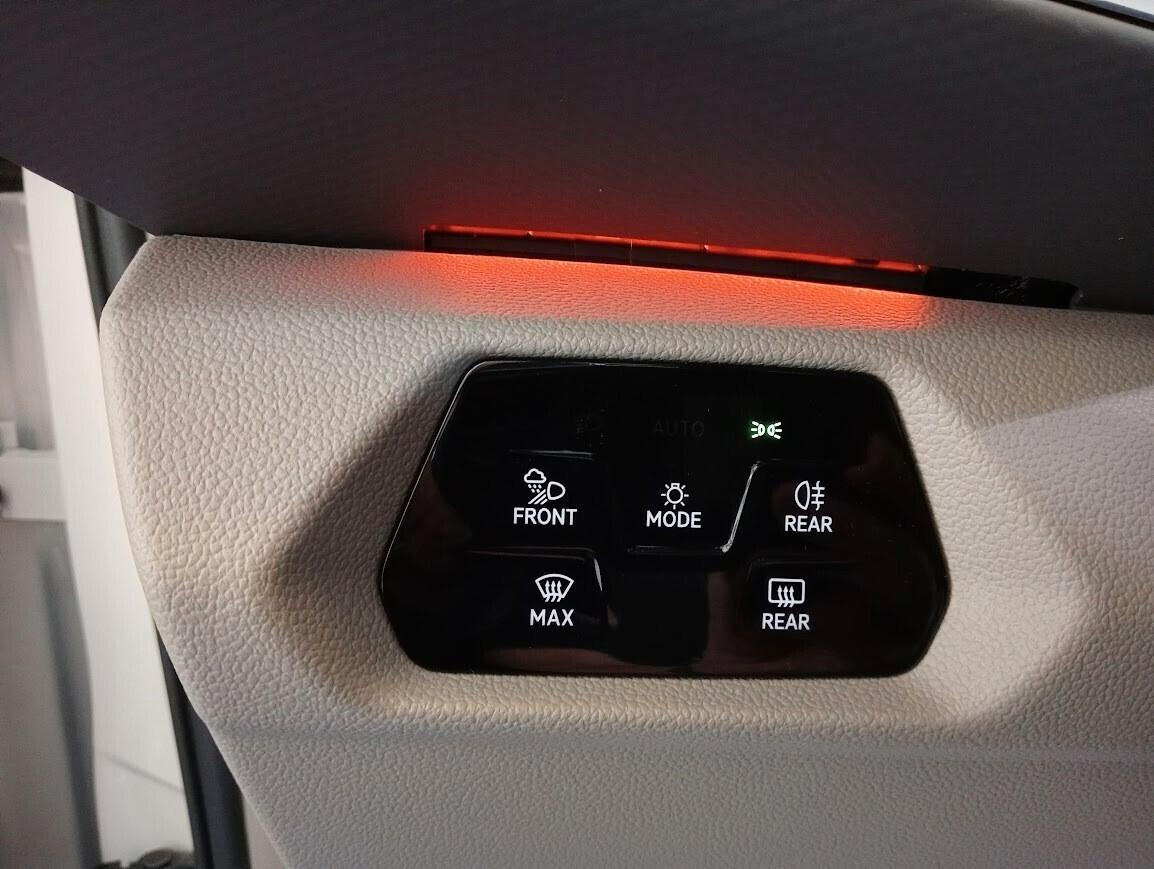 Volkswagen T7 Multivan TDI LIFE DSG MATRIX IQLIGHT 19" GANCIO VIS A VIS