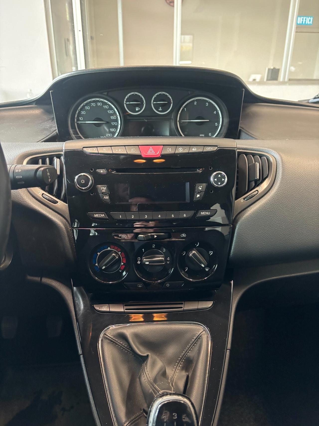 Lancia Ypsilon 1.3 mjt Silver s *PER NEOPATENTATI