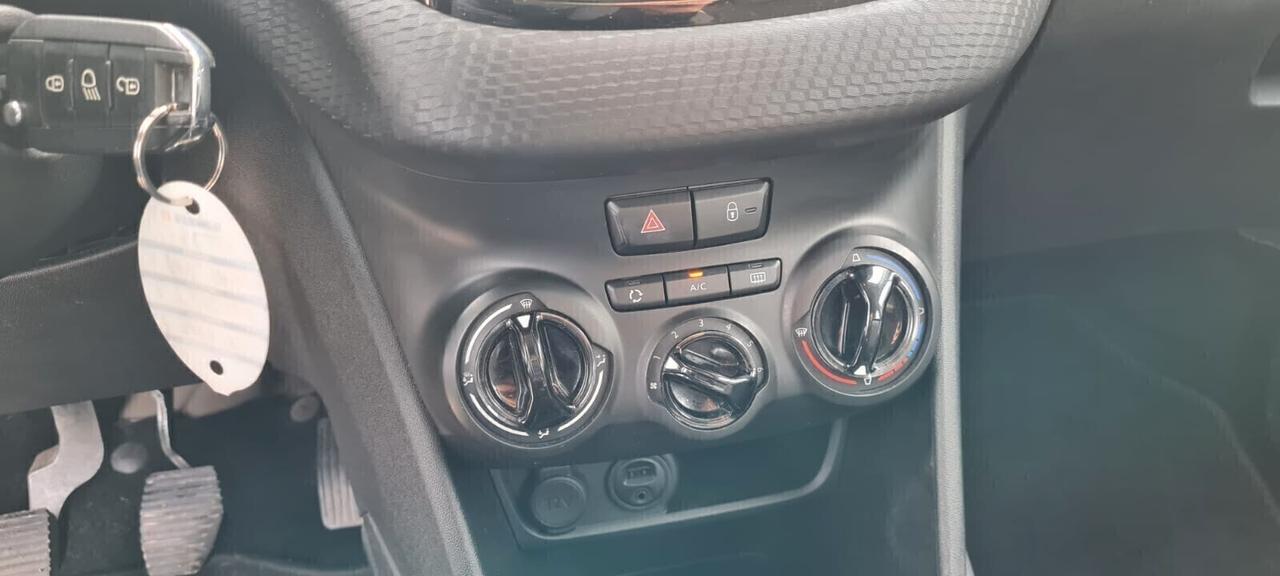 Peugeot 2008 BlueHDi 100 S&S Black Matt - 12/2018