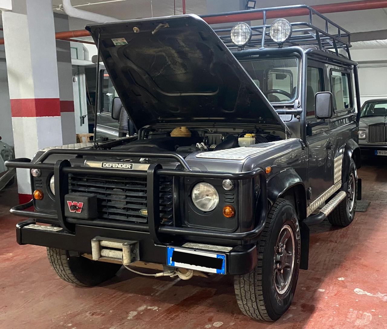 Land Rover Defender LD - Tomb Raider
