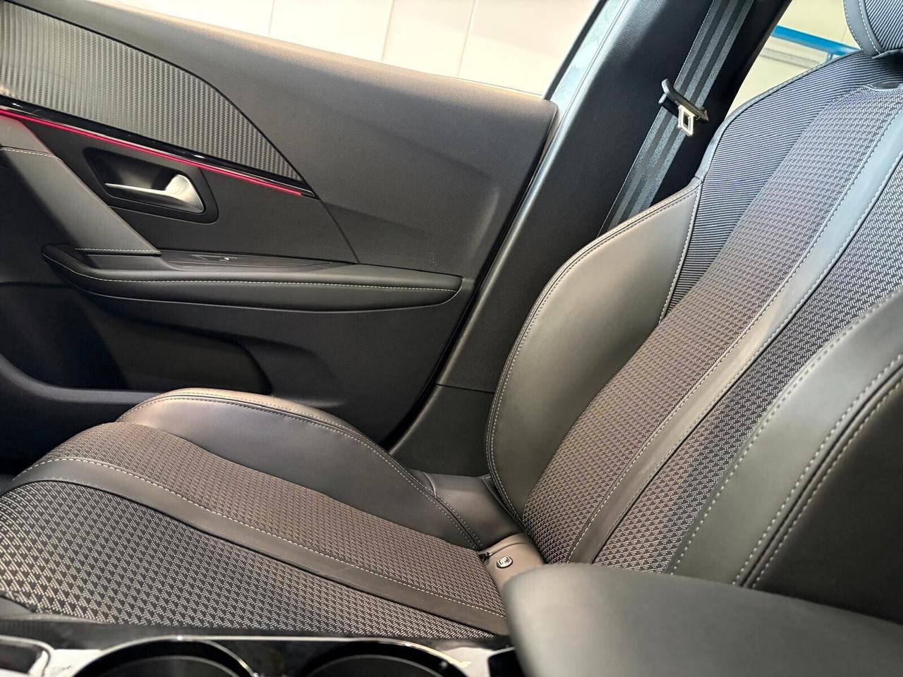 Peugeot 208 GT motore elettrico 136 CV SPOTICAR