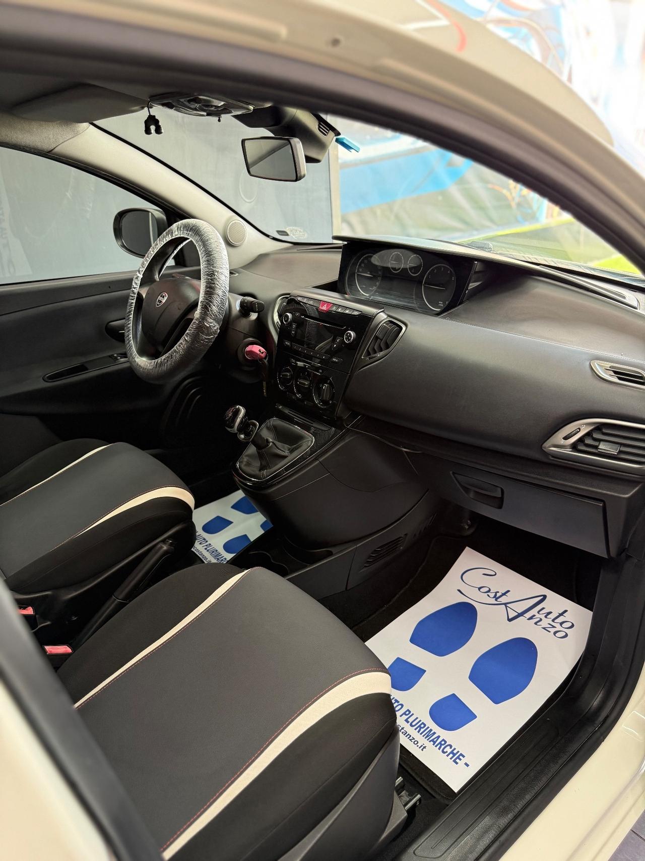 Lancia Ypsilon 0.9 TwinAir 85 cv Ecochic Gold 12/2014