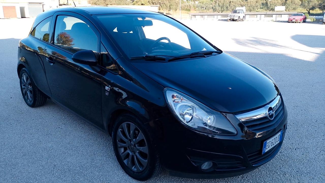 Opel Corsa 1.2 - 2011
