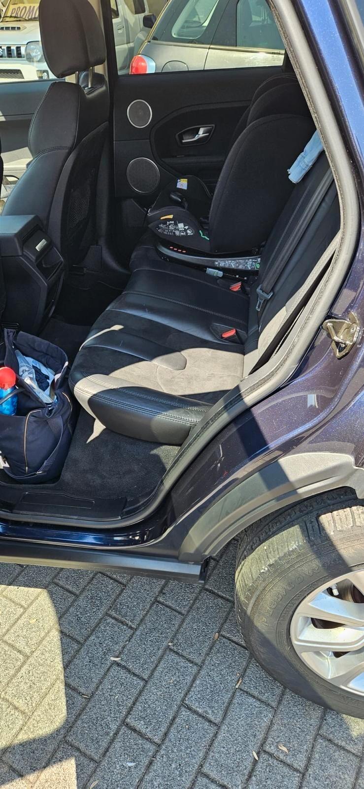 Land Rover Range Evoque 2.2 TD4 5p. Pure