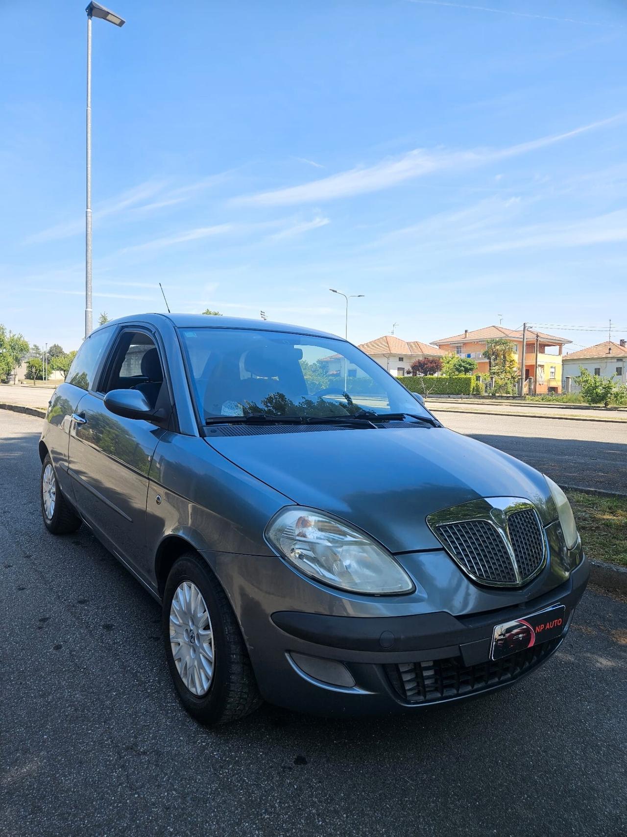 Lancia Ypsilon 1.2 NEOPATENTATI
