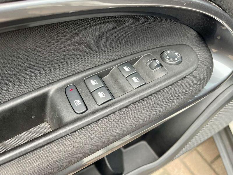 FIAT 600 1.2 hybrid 145cv auto - AZIENDALE
