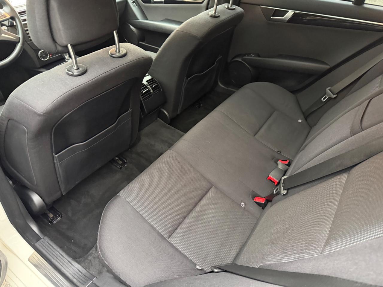 Mercedes-benz C 220 CDI BlueEFFICIENCY Avantgarde