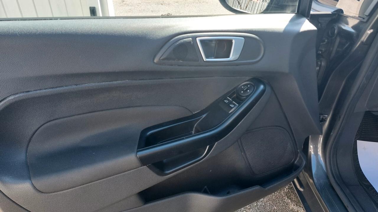 Ford Fiesta 1.5 TDCi 75CV 5 porte Black & White Edition - 2016