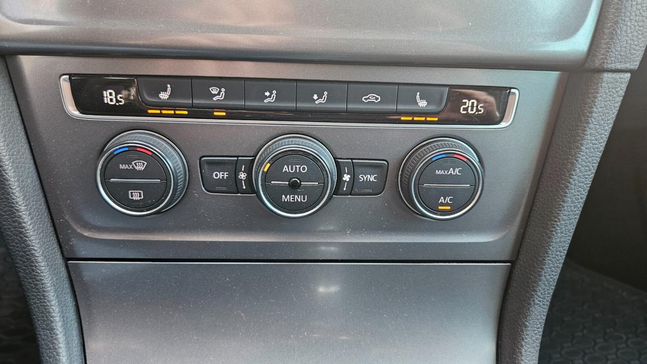 Volkswagen Golf 5p 2.0 tdi LOUNGE 150cv NAVY-SED.RISC.