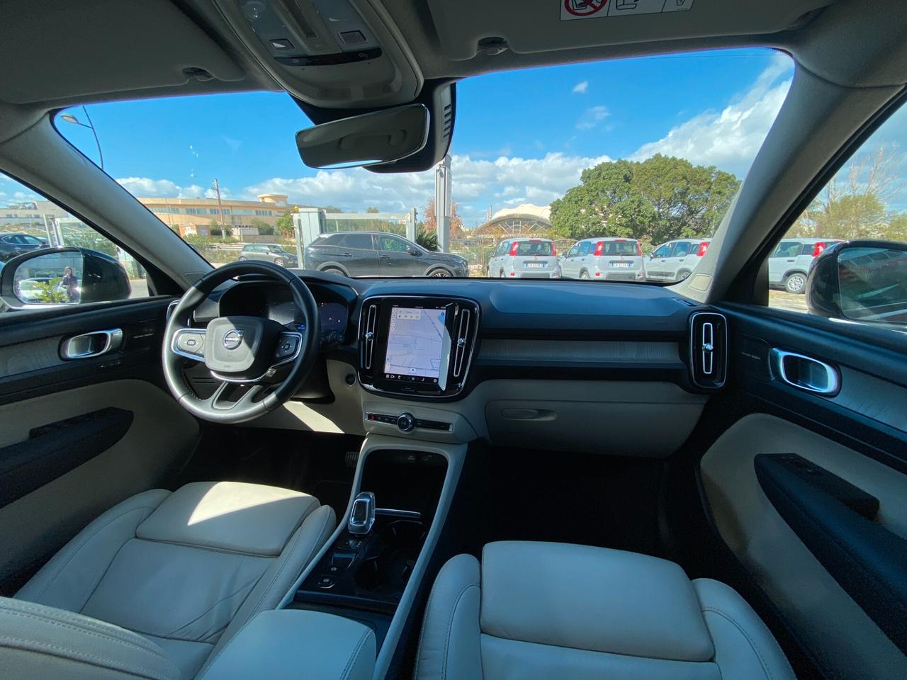 Volvo XC40 2.0 b3 Ultimate Dark Sport auto