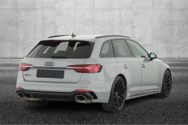 AUDI RS 4 Avant