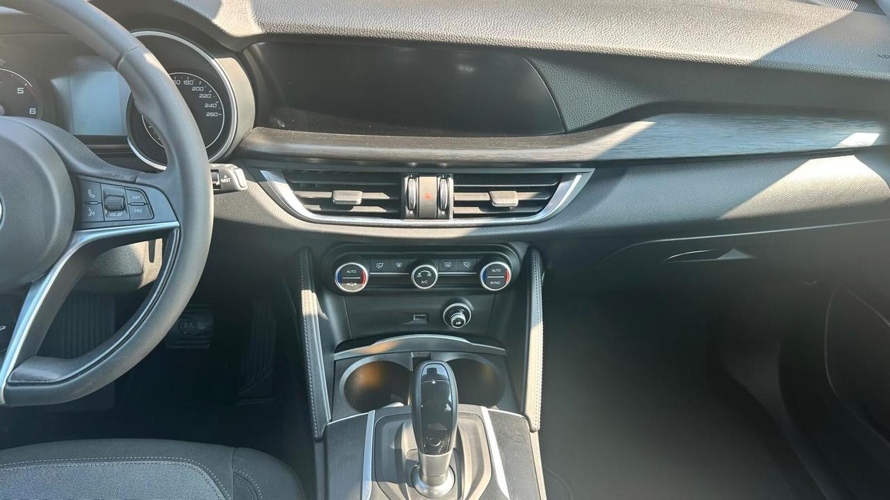 Alfa Romeo Stelvio 2.2 Turbodiesel 150 CV AT8 RWD Business