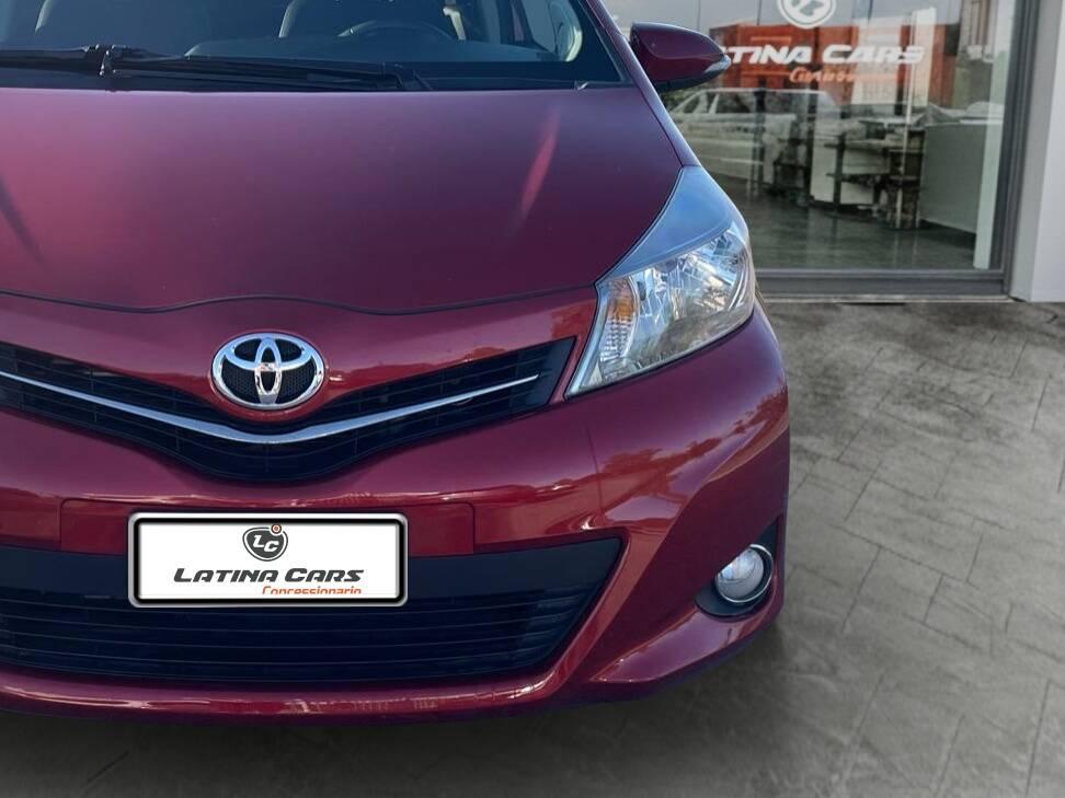 Toyota Yaris 1.4 d-4d 5p con TETTO PANORAMICO E NAVI