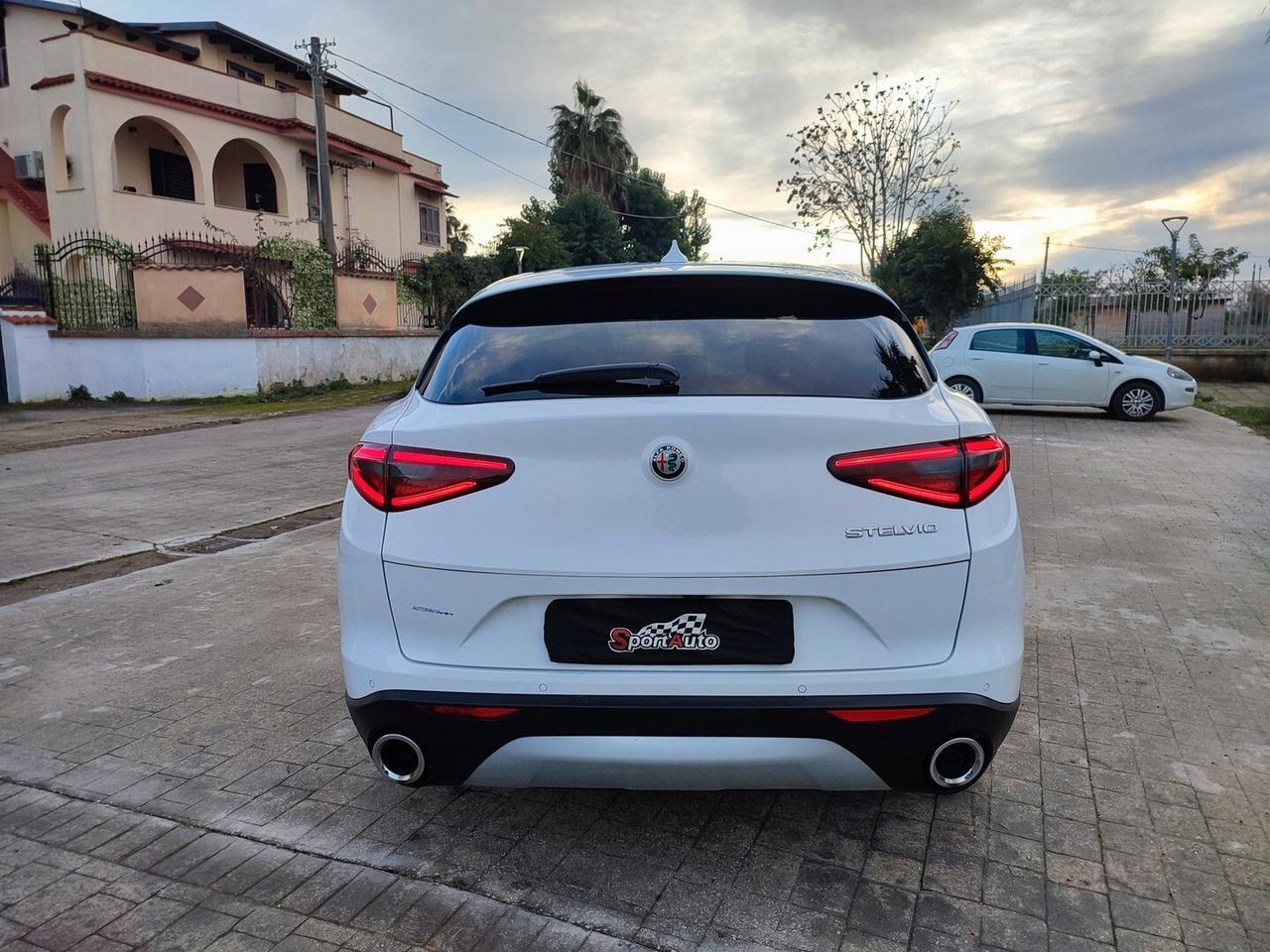 Alfa Romeo Stelvio 2.2 TD 160 CV AT8 TELECAMERA NAVIGATORE DA VETRINA