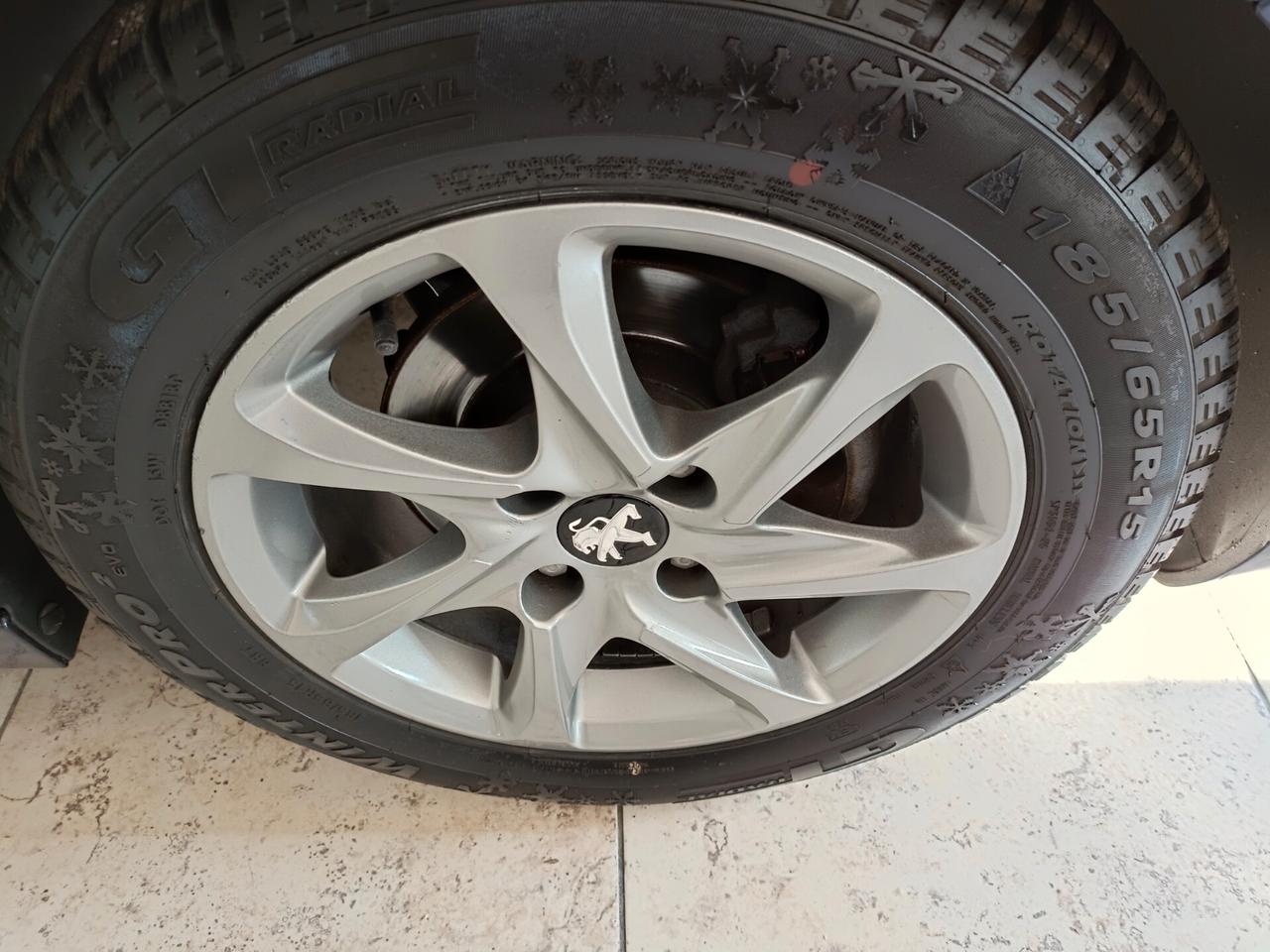 Peugeot 208 1.6 e-HDi 92 CV Stop&Start 5 porte Allure