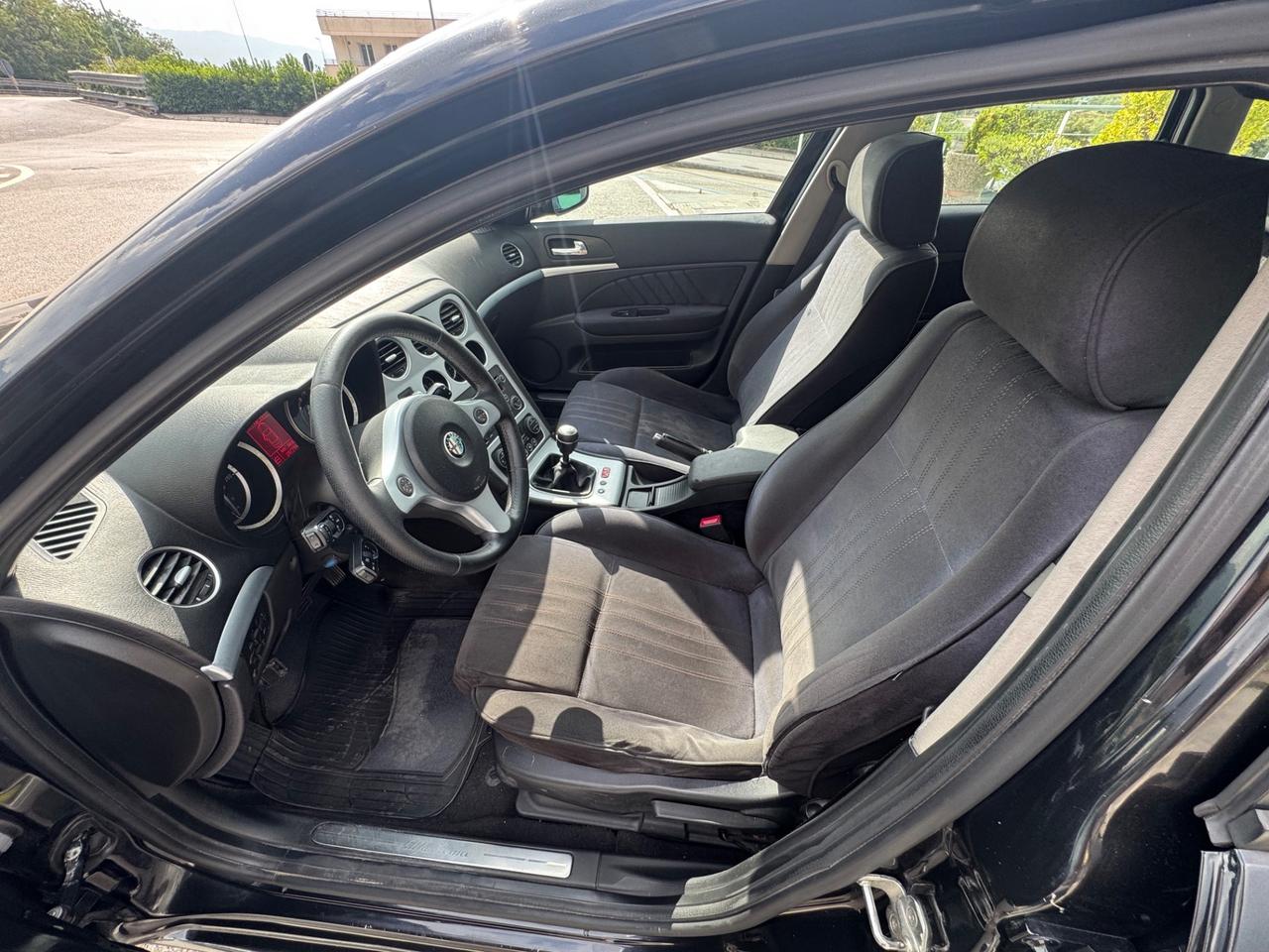 Alfa Romeo 159 1.9 JTDm 16V Sportwagon Exclusive