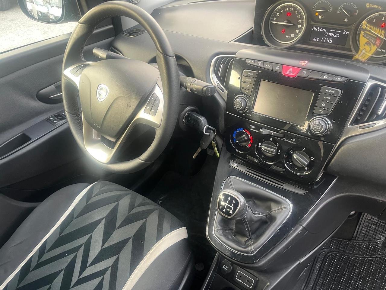 Lancia ypsilon-1.2 benz-full-11/2016