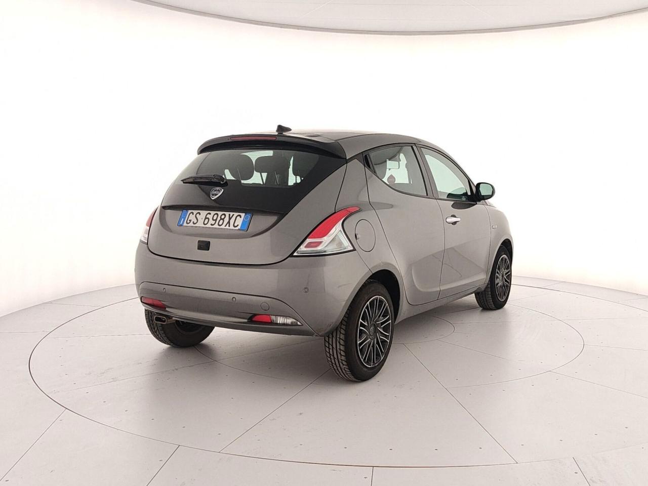 Lancia Ypsilon 1.0 FireFly 5 porte S&S Hybrid Platino