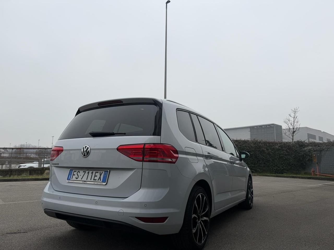 Volkswagen Touran 1.6 TDI 115 CV SCR DSG Executive BlueMotion Tech.