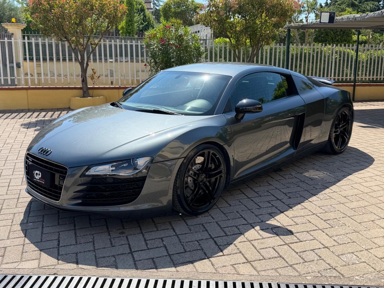 Audi R8 4.2 V8 FSI quattro R tronic