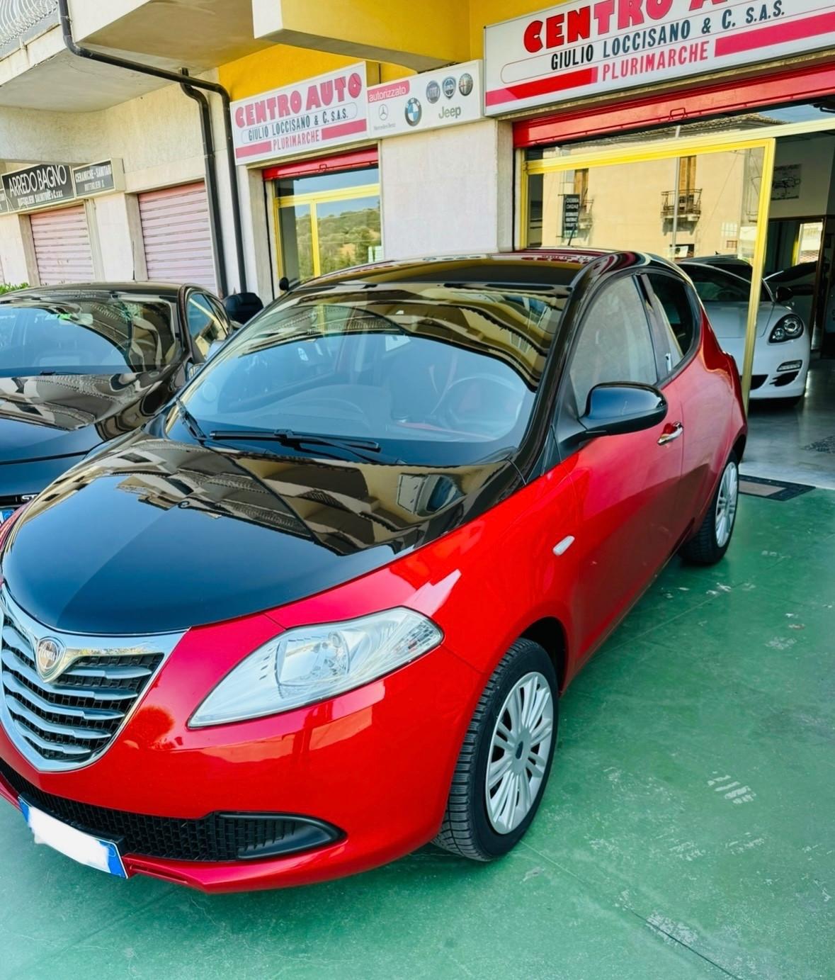 Lancia Ypsilon 1.2 69 CV 5 porte S&S Silver