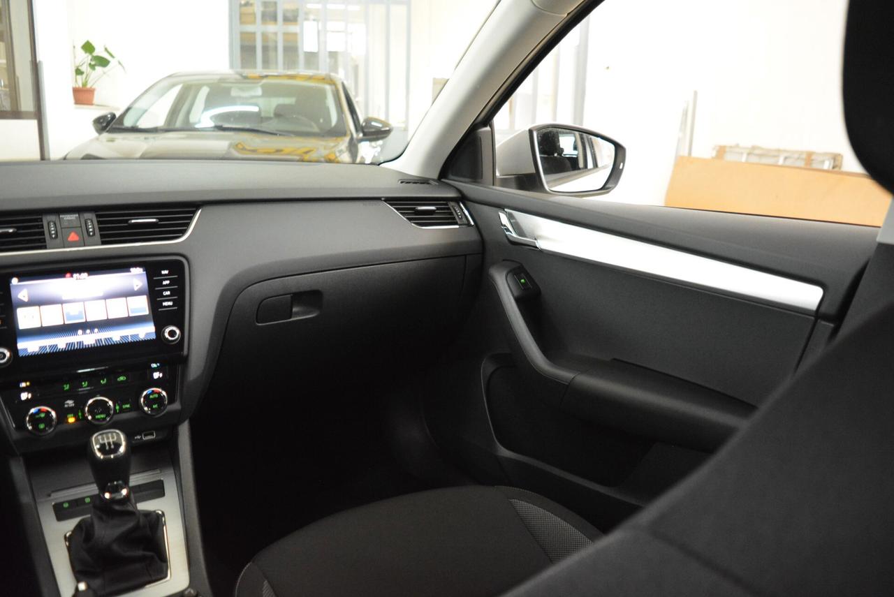 Skoda Octavia 1.6 TDI SCR 115 CV Wagon Executive DAB Navi