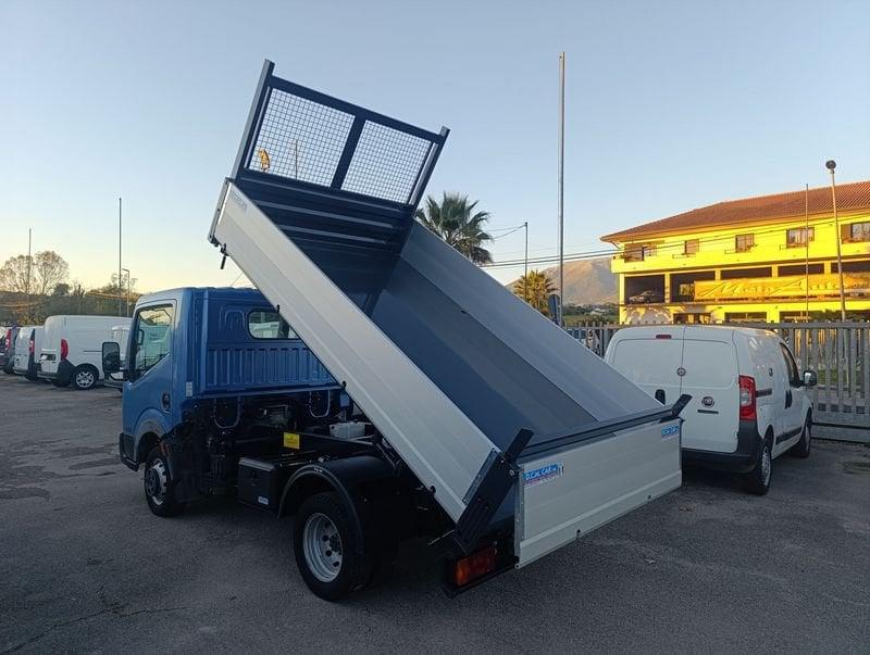 Nissan Cabstar Cabstar 35.14 2.5 TDI 136CV RIBALTABILE TRILATERALE