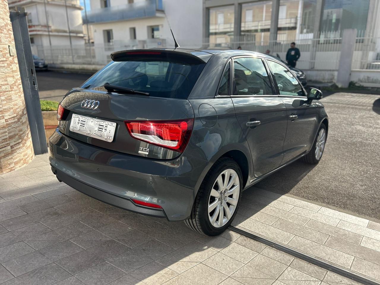 Audi A1 1.4 TDI ultra Design-2015 MATRIX/NAVI/16"