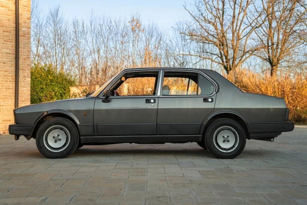 Alfa Romeo Alfetta 2.0i Quadrifoglio Oro