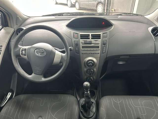 Toyota Yaris Yaris II 2005 5p 1.4 d-4d Now dpf