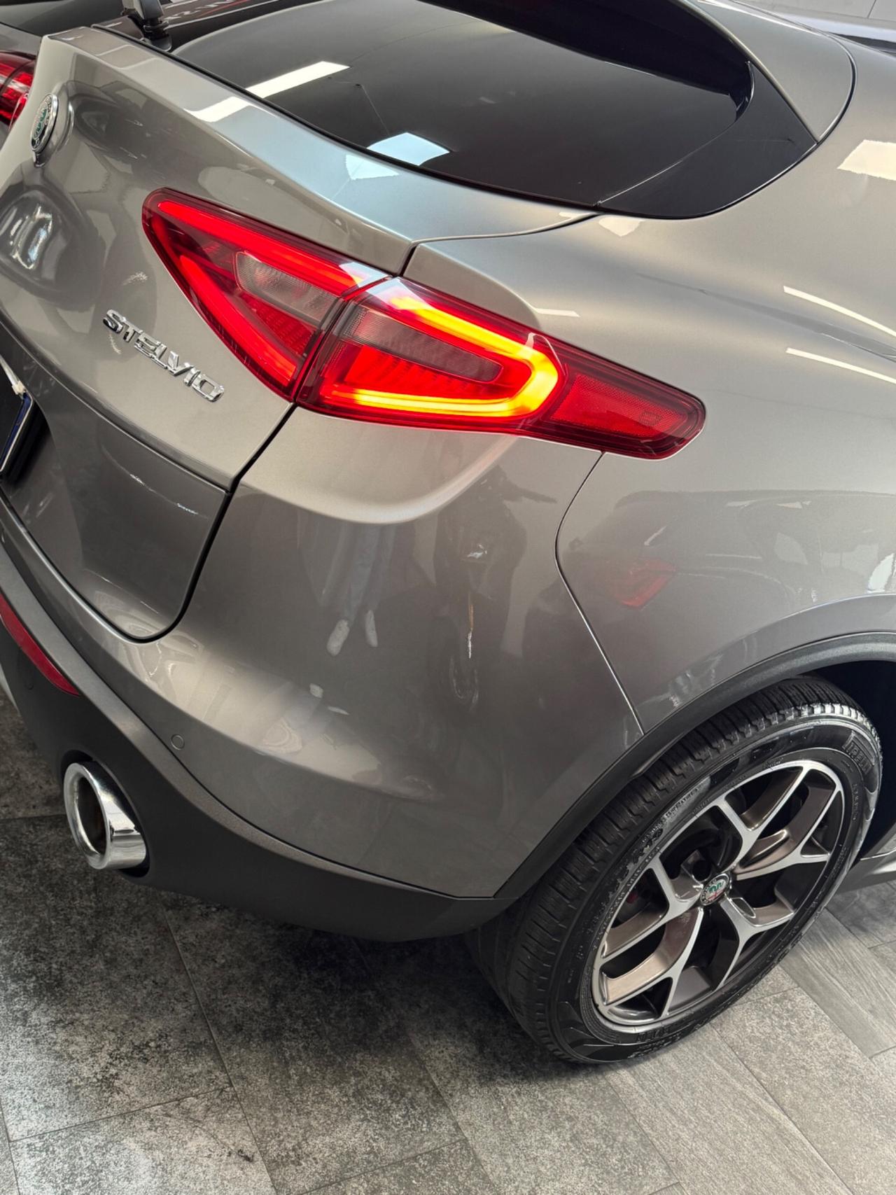 Alfa Romeo Stelvio 2.2 Q4 210 CV Gancio Traino