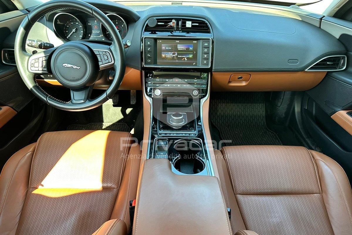 JAGUAR XE 2.0 D Turbo 180 CV AWD aut. Pure