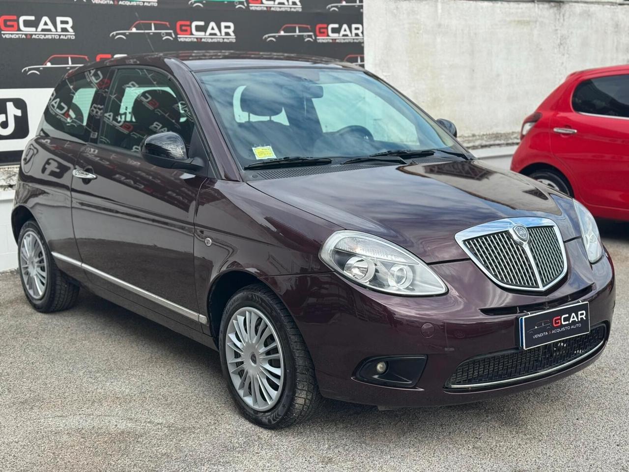 Lancia Ypsilon 1.3 MJT 75 CV Diva
