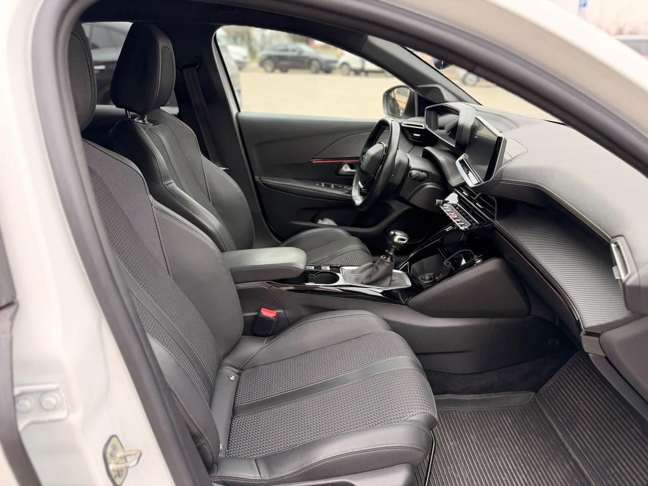 Peugeot 208 GT 1.2 PureTech 100 #8668