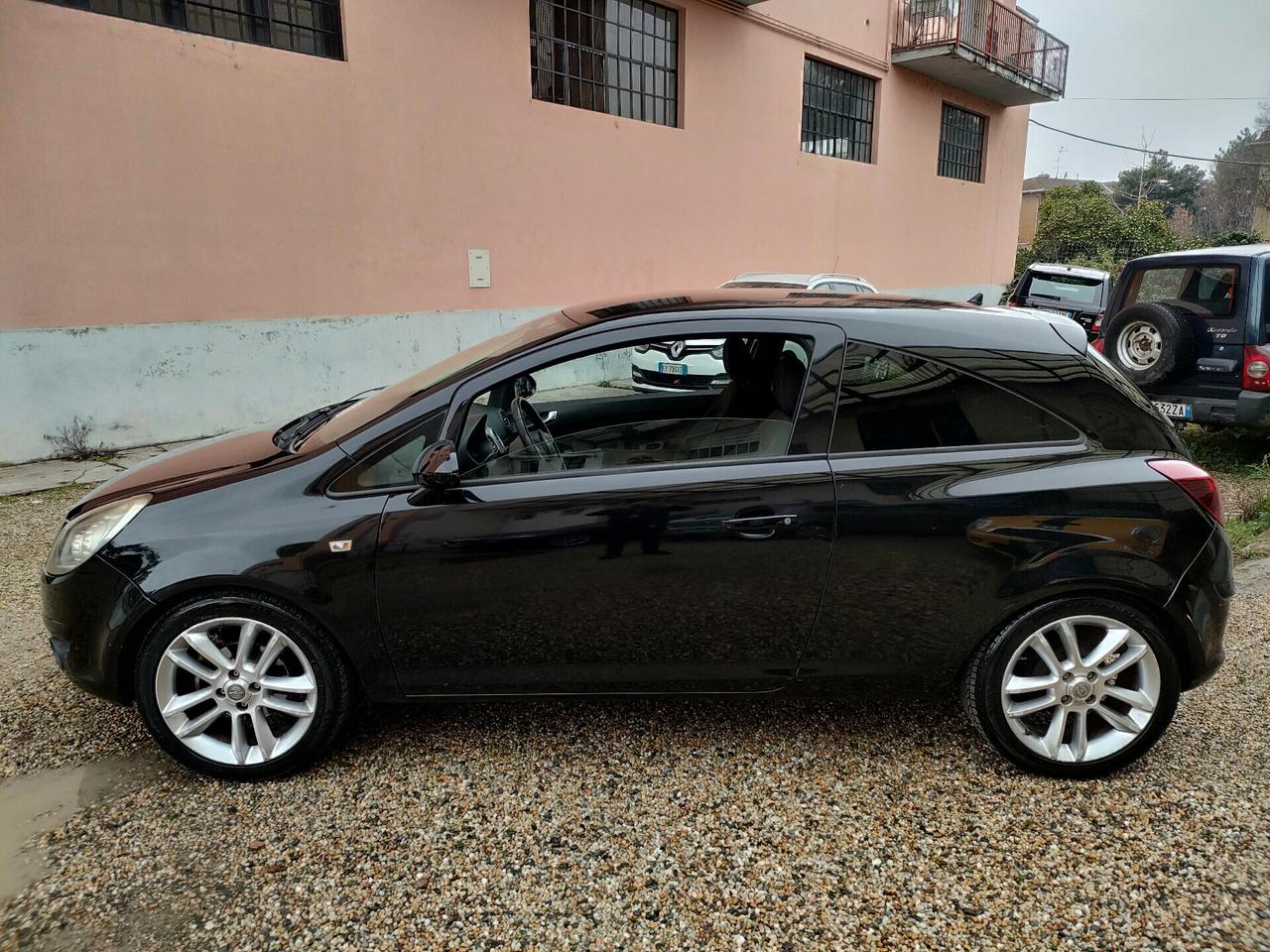 Opel Corsa 1.2 3 porte Sport