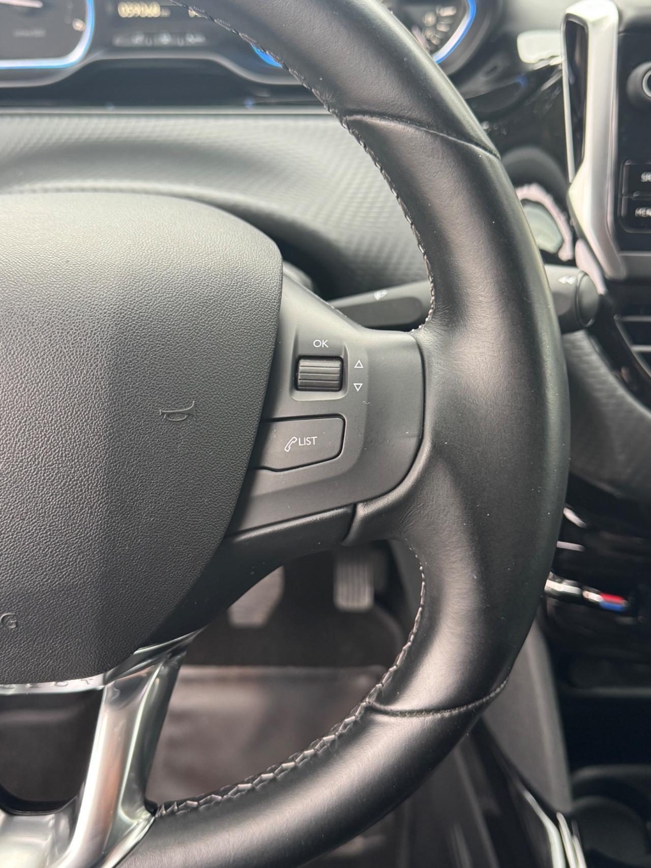 Peugeot 2008 1.5 hdi SOLO 59.000 KM/ALLURE