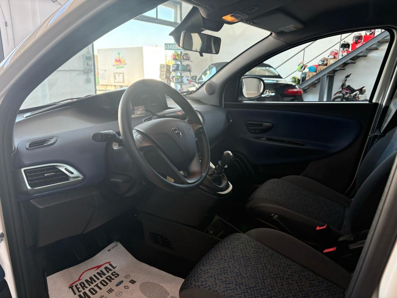 Lancia Ypsilon 1.0 FireFly 5 porte S&S Hybrid Oro