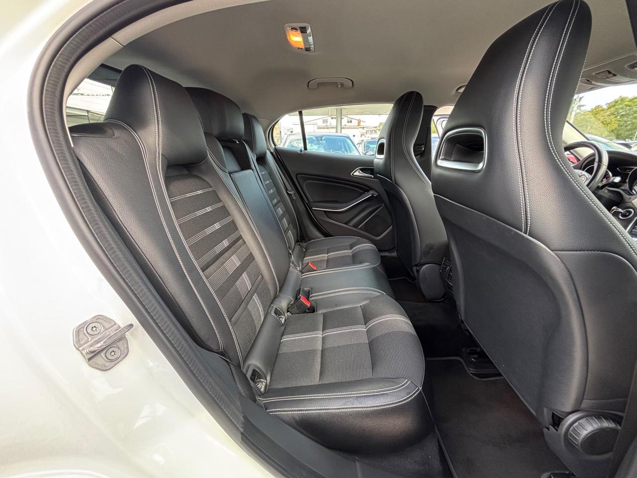 MERCEDES GLA 180 PREMIUM AUTOMATIC BENZINA FULL