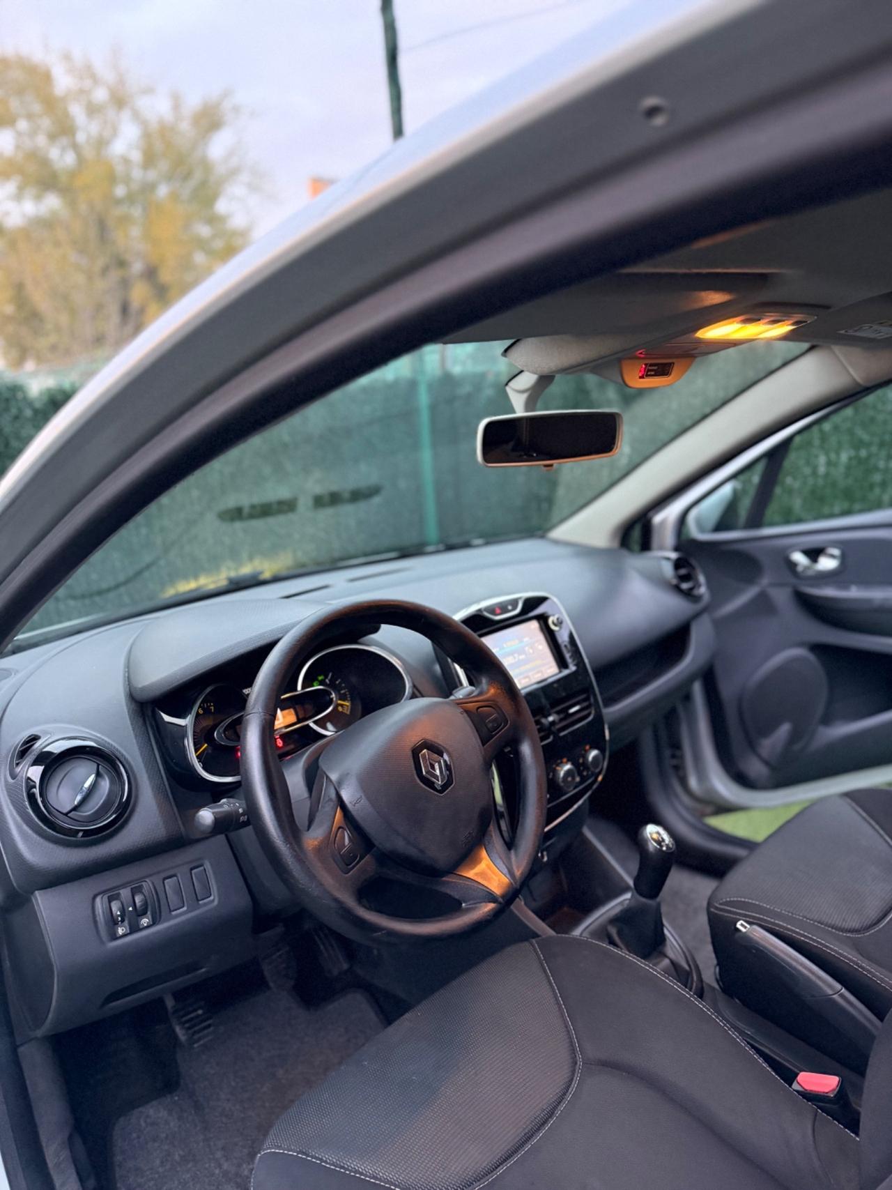 Renault CLIO 2013 1.2 BENZINA NEOPATENTATI NAVI FULL