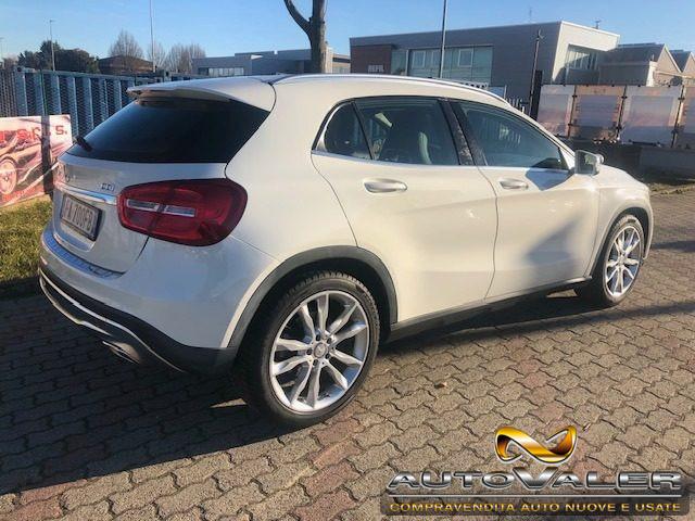 MERCEDES-BENZ GLA 200 D Premium,Navi, LED,Pelle