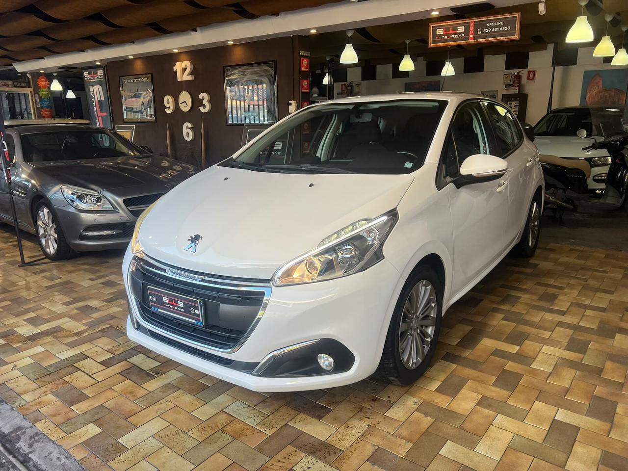 Peugeot 208 1.6 HDi 75 CV 10/2015
