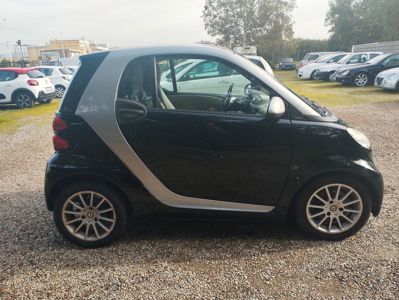Smart ForTwo 1000 52 kW MHD coupé pure