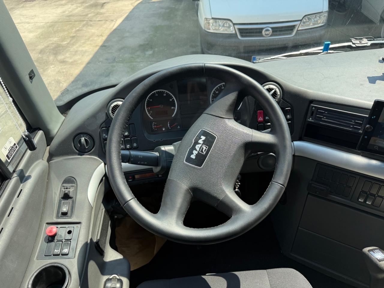 Man Pullman Camperizzato 12 metri 18qli