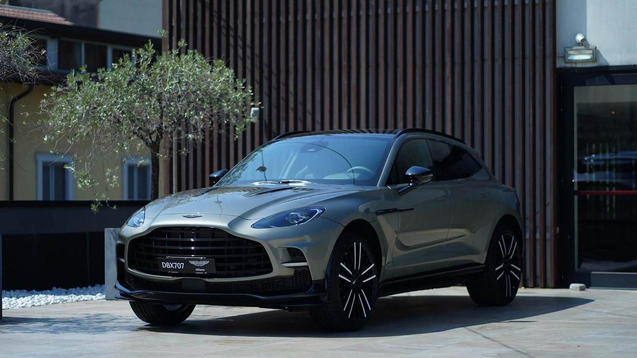 ASTON MARTIN DBX707 4.0