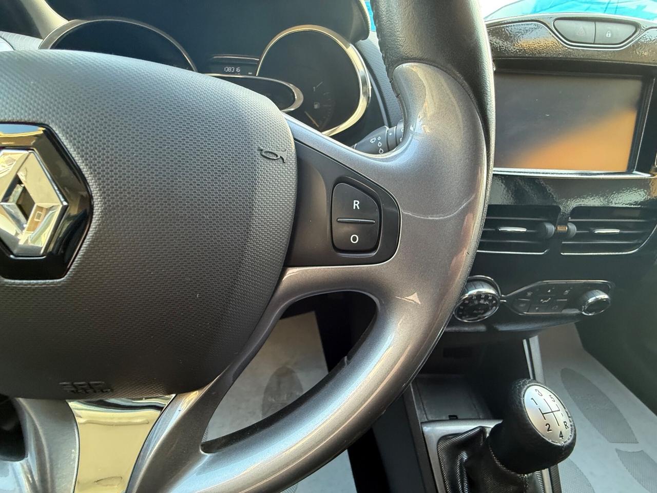 Renault Clio 1.2 75CV 5 porte - Neopatentati