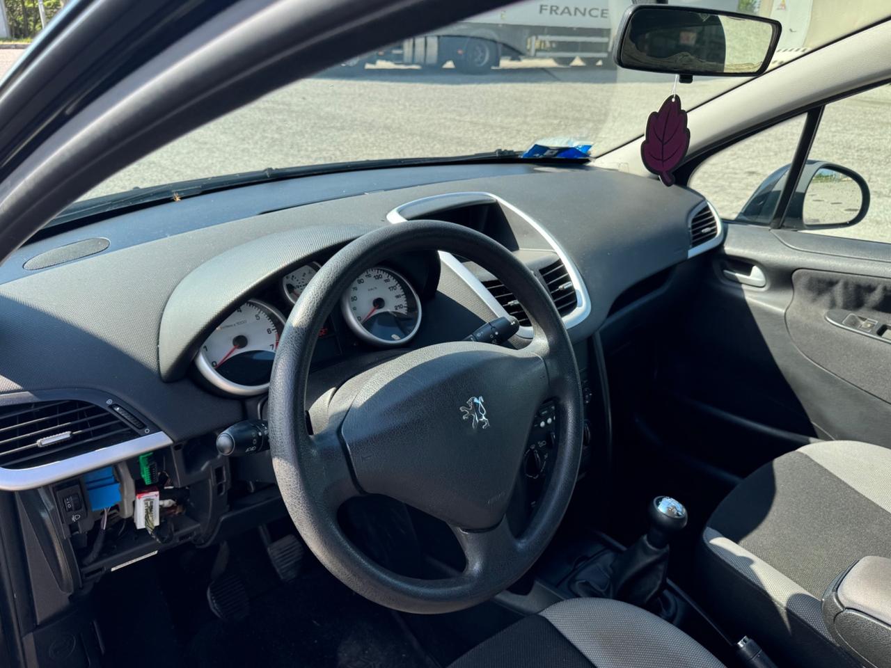 Peugeot 207 1.4 8V 75CV 5p. X Line