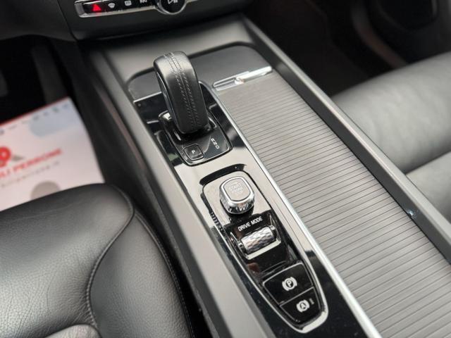 VOLVO XC60 B4 (d) 197cv Geartronic Momentum Pro