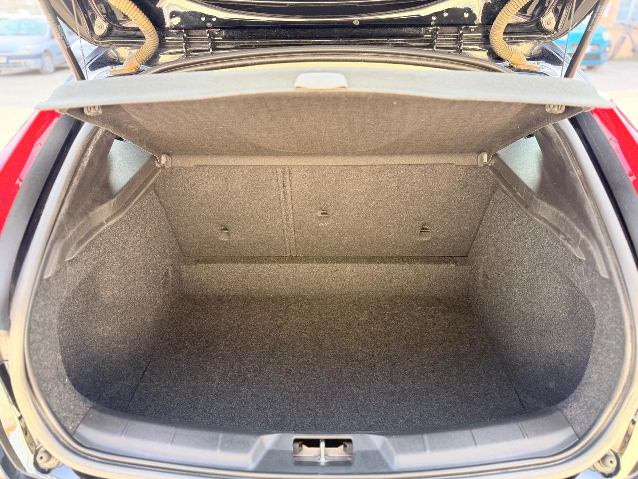 Volvo V40 D2 R-design euro6 2.0d 120cv